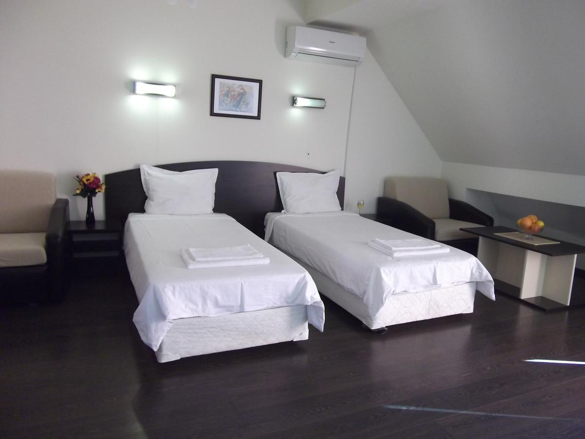 Hotel Enchevi Kirkovo  Kültér fotó